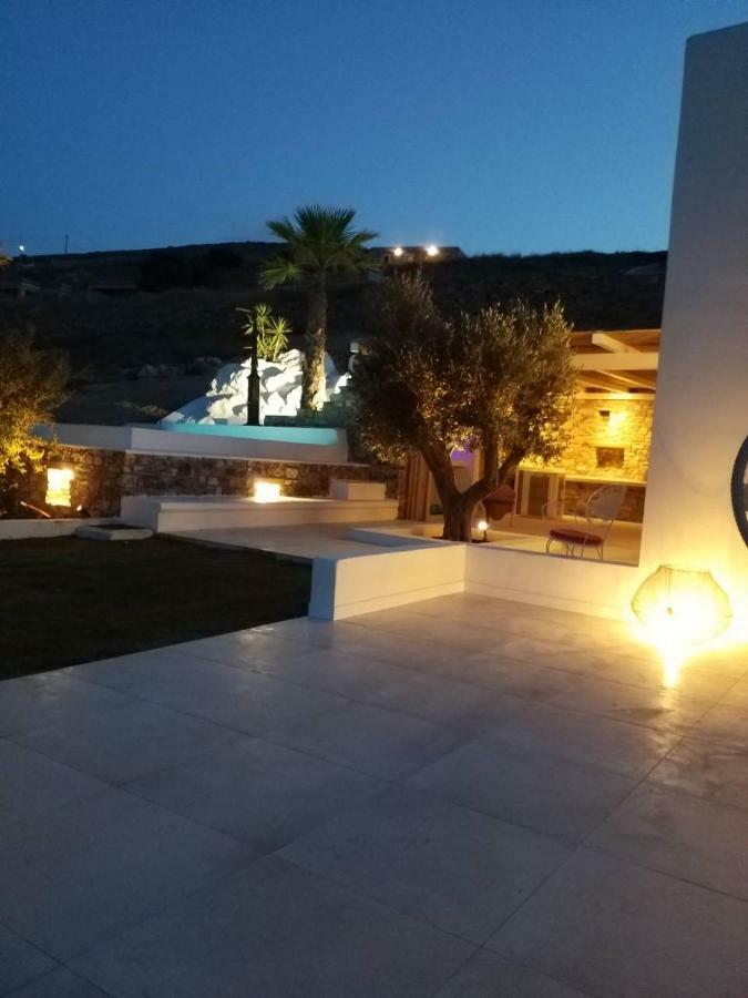 Вілла On The Rocks Antiparos Екстер'єр фото
